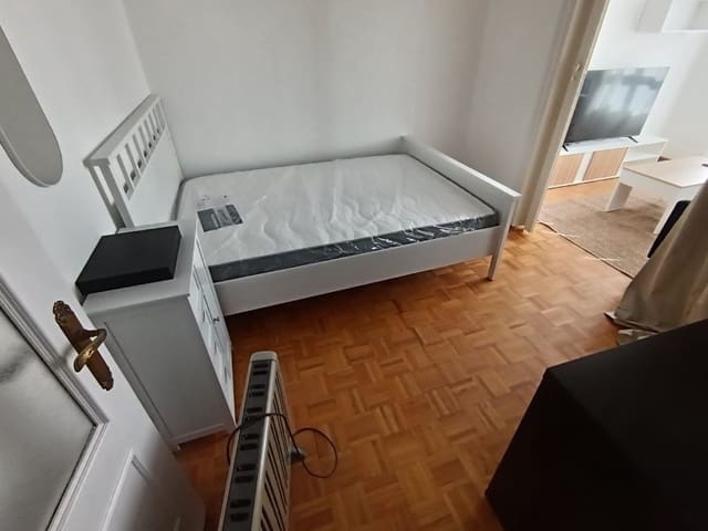 3 slaapkamer Flat te huur in Ferrol - € 750 (Ref: 9731885)