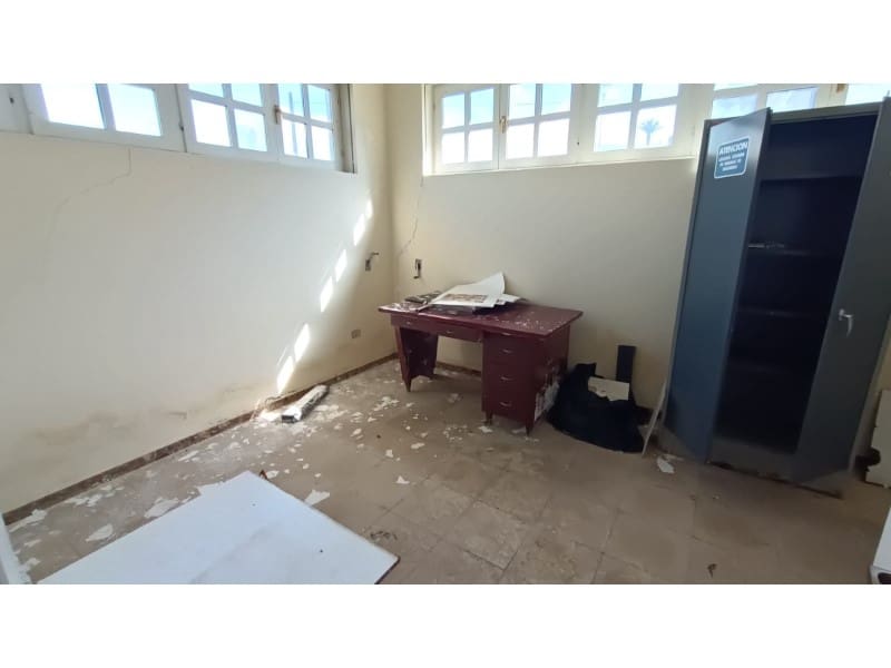 Commercial for sale in Somozas - € 30,000 (Ref: 9745255)