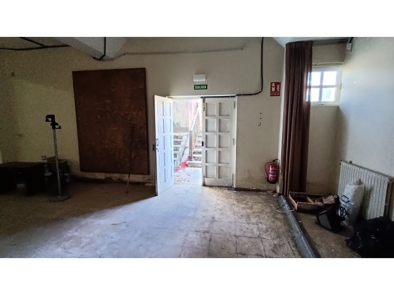 Commercial for sale in Somozas - € 30,000 (Ref: 9745255)