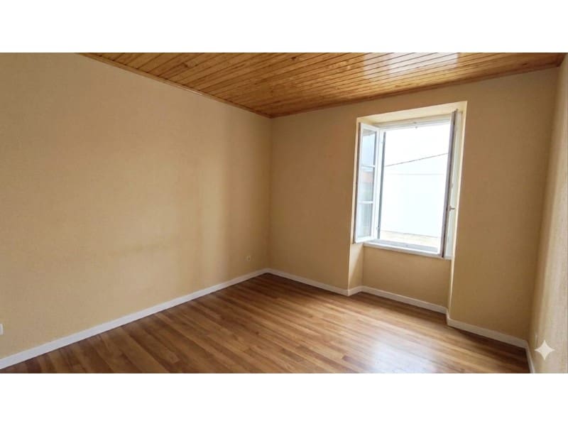 5 bedroom Townhouse for sale in Carino with garage - € 400,000 (Ref: 9788253)