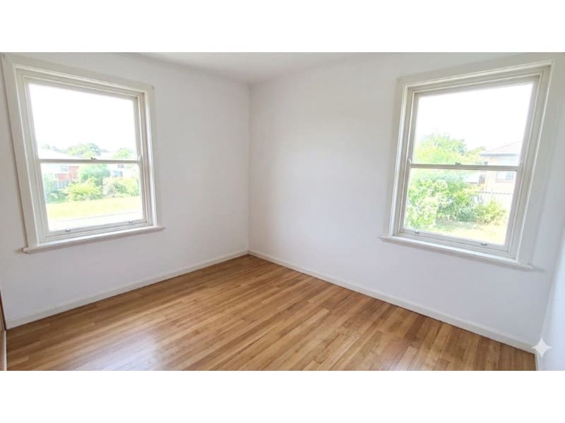 5 bedroom Townhouse for sale in Carino with garage - € 400,000 (Ref: 9788253)