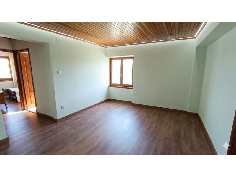 5 bedroom Townhouse for sale in Carino with garage - € 400,000 (Ref: 9788253)