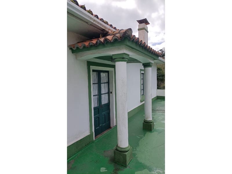 5 bedroom Townhouse for sale in Carino with garage - € 400,000 (Ref: 9788253)