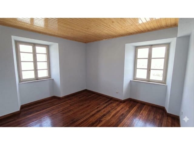 5 soveværelse Byhus til salg i Cariño med garage - € 400.000 (Ref: 9788253)