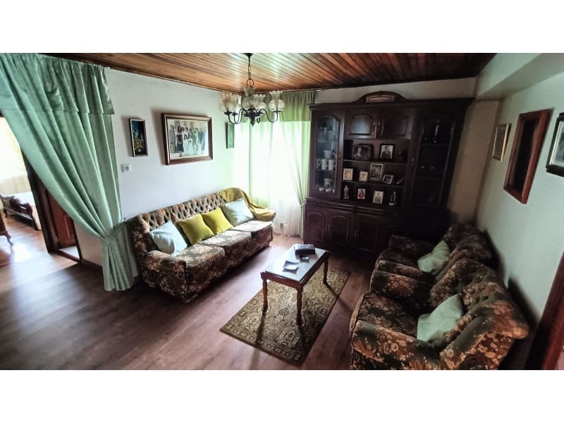 5 bedroom Townhouse for sale in Carino with garage - € 400,000 (Ref: 9788253)