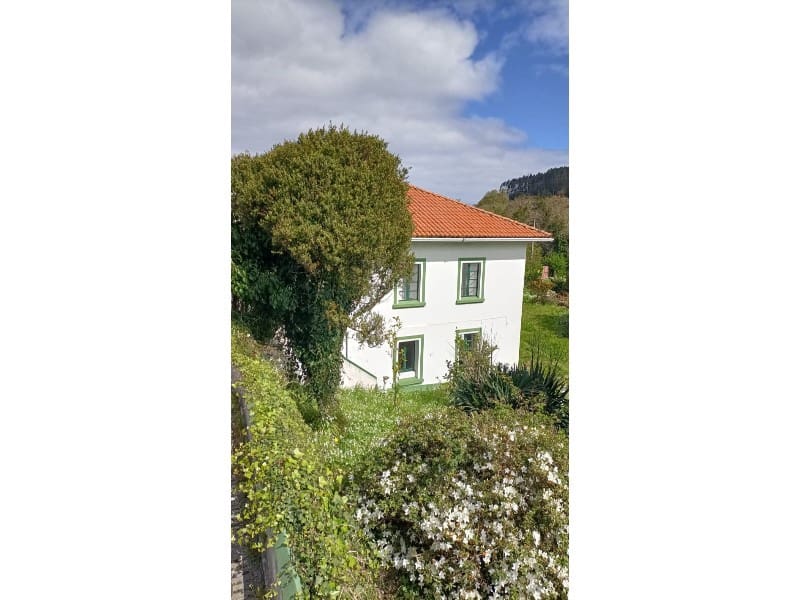 5 bedroom Townhouse for sale in Carino with garage - € 400,000 (Ref: 9788253)