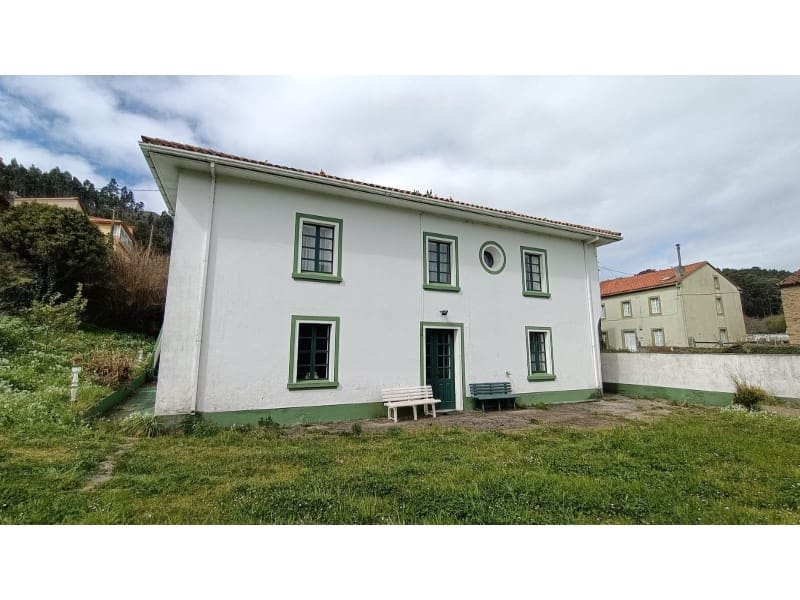 5 bedroom Townhouse for sale in Carino with garage - € 400,000 (Ref: 9788253)