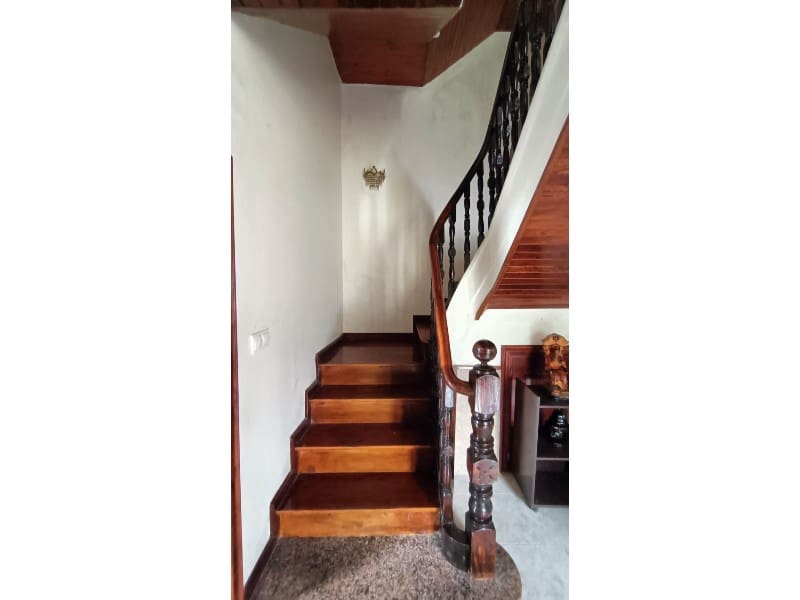 5 bedroom Townhouse for sale in Carino with garage - € 400,000 (Ref: 9788253)