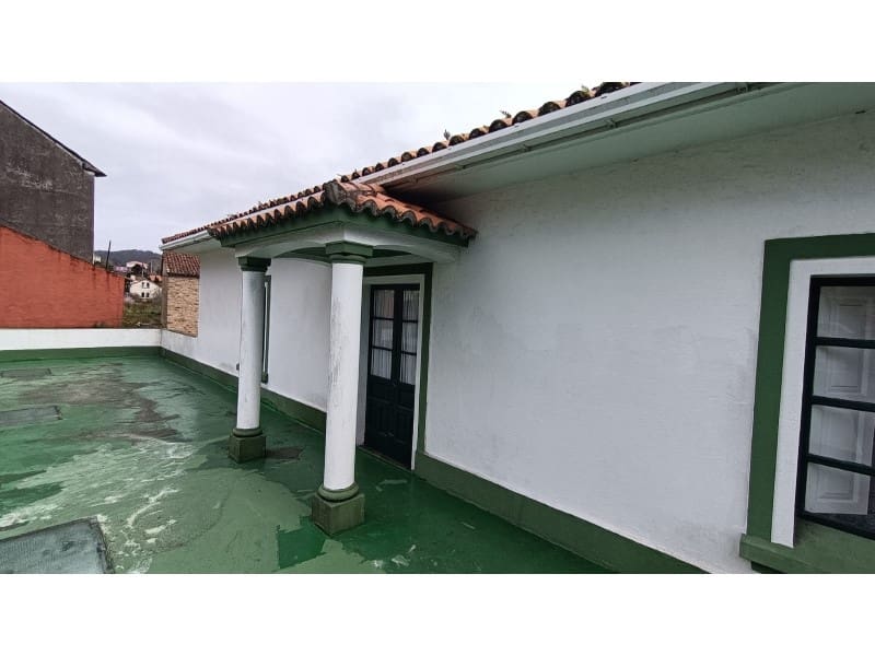 5 bedroom Townhouse for sale in Carino with garage - € 400,000 (Ref: 9788253)