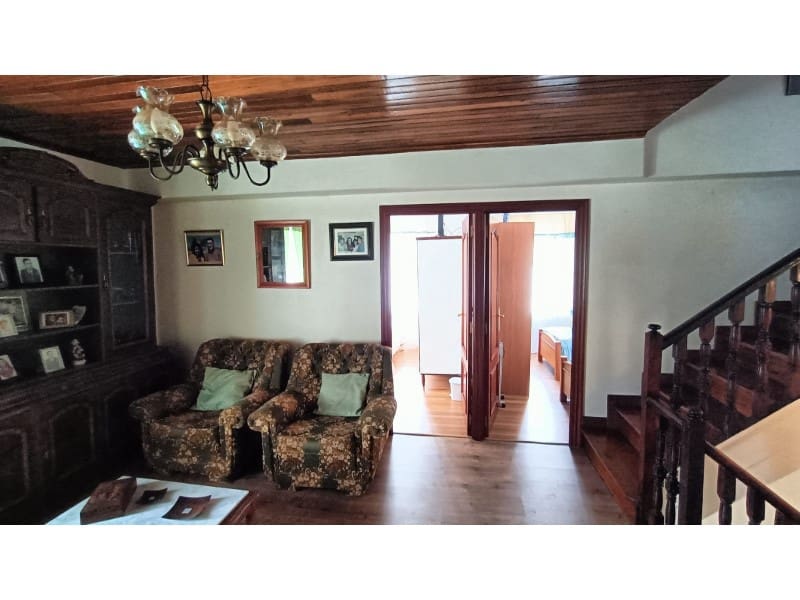 5 bedroom Townhouse for sale in Carino with garage - € 400,000 (Ref: 9788253)