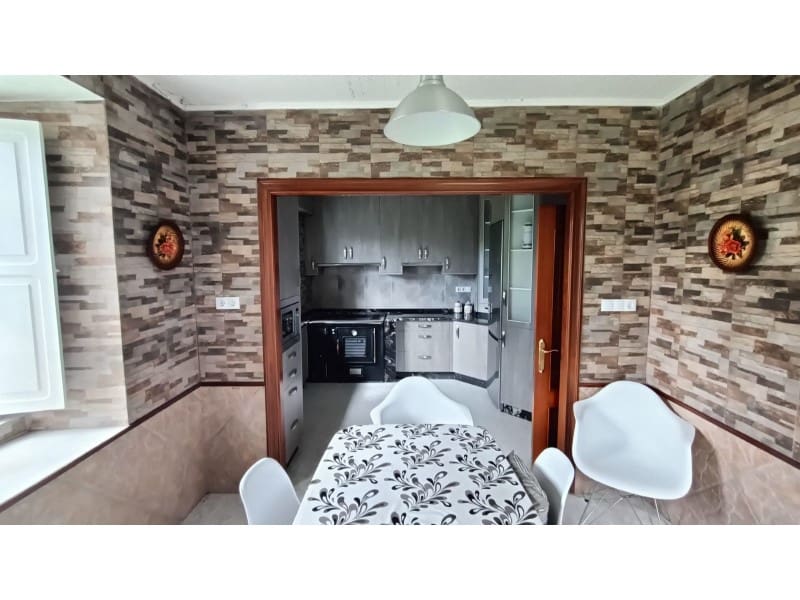 5 bedroom Townhouse for sale in Carino with garage - € 400,000 (Ref: 9788253)