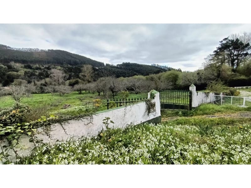 5 bedroom Townhouse for sale in Carino with garage - € 400,000 (Ref: 9788253)