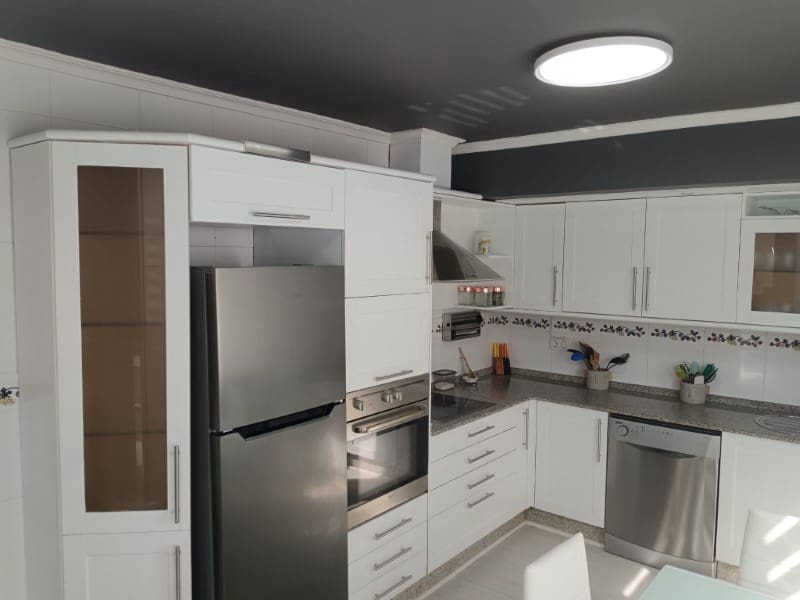 3 bedroom Flat for rent in Ferrol - € 900 (Ref: 9836193)