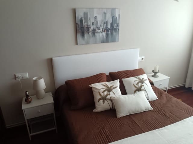 3 bedroom Flat for rent in Ferrol - € 900 (Ref: 9836193)