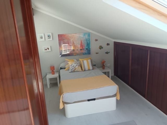 3 bedroom Flat for rent in Ferrol - € 900 (Ref: 9836193)