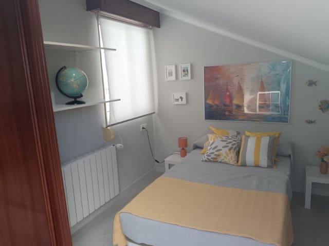 3 bedroom Flat for rent in Ferrol - € 900 (Ref: 9836193)