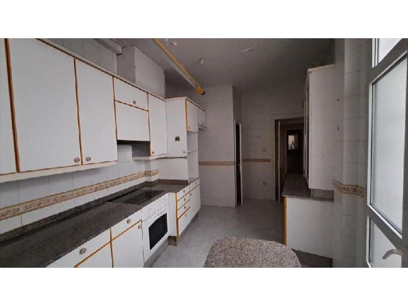 4 bedroom Flat for sale in A Coruna city - € 480,000 (Ref: 9861703)