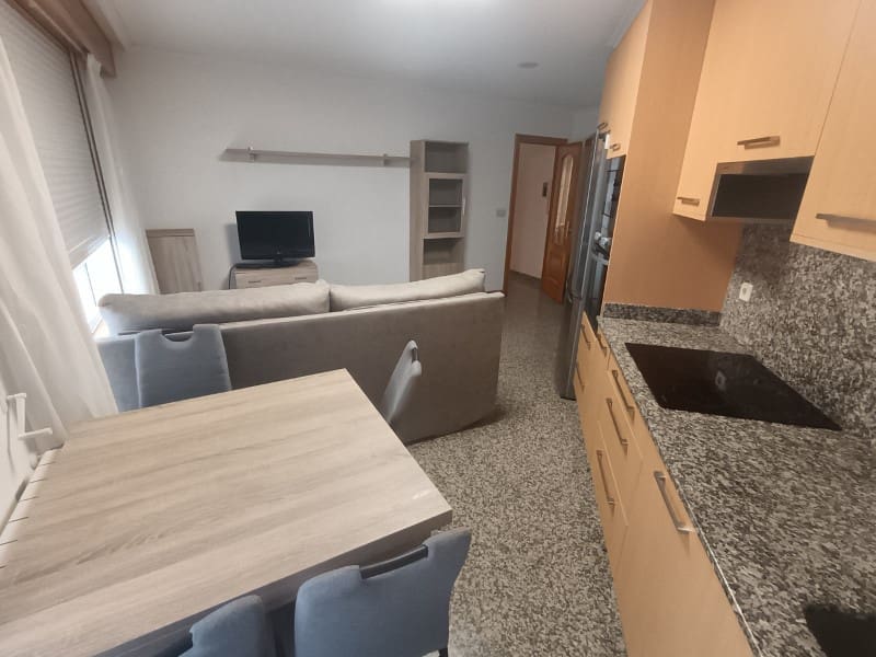 2 bedroom Flat for rent in Ferrol - € 700 (Ref: 9912754)