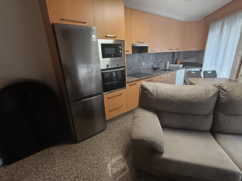 2 bedroom Flat for rent in Ferrol - € 700 (Ref: 9912754)