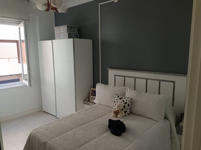 2 bedroom Flat for sale in Ferrol - € 83,500 (Ref: 9922260)