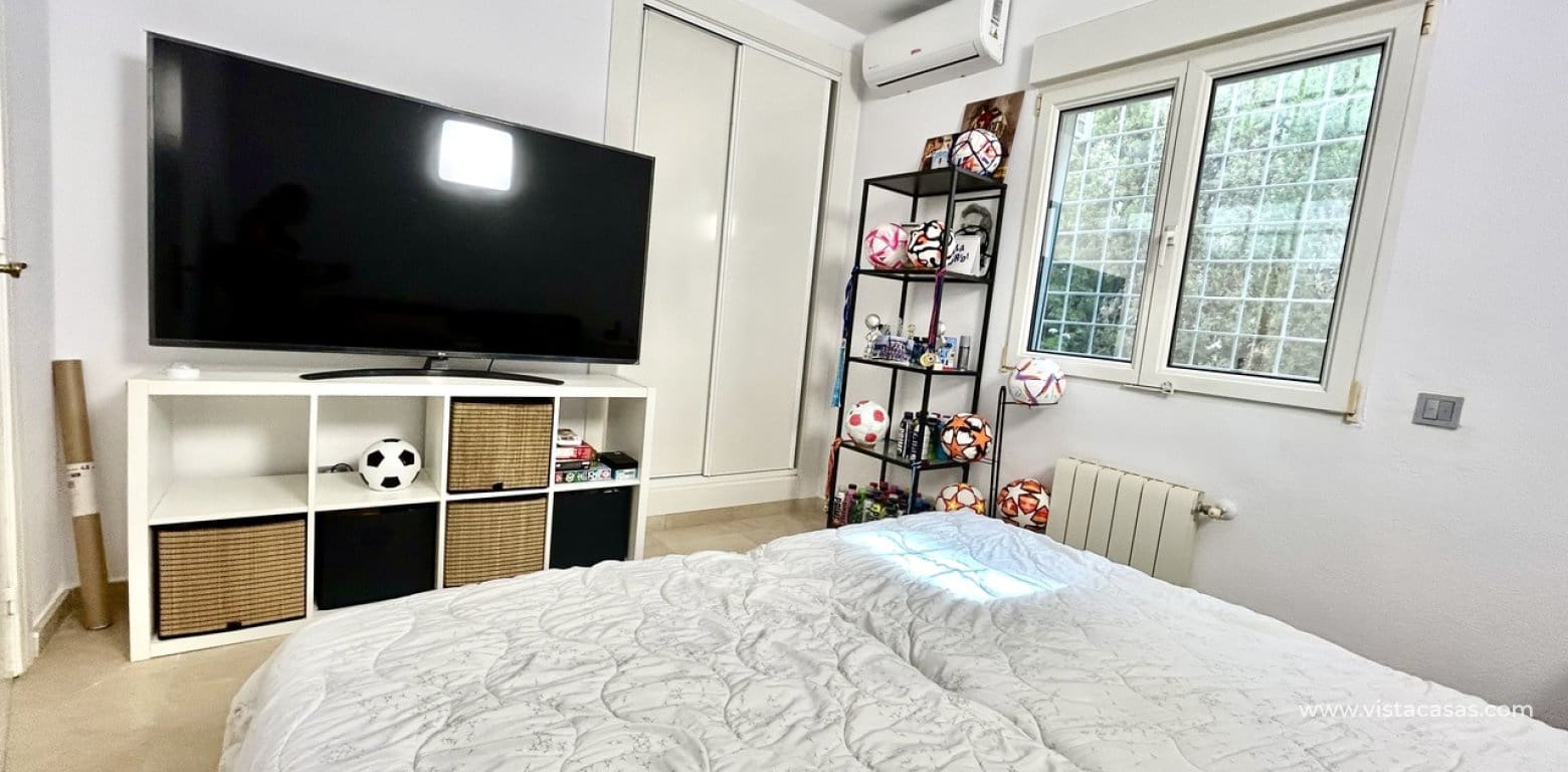 3 soverom Villa til salgs i Villamartin med svømmebasseng garasje - € 524 995 (Ref: 10006127)