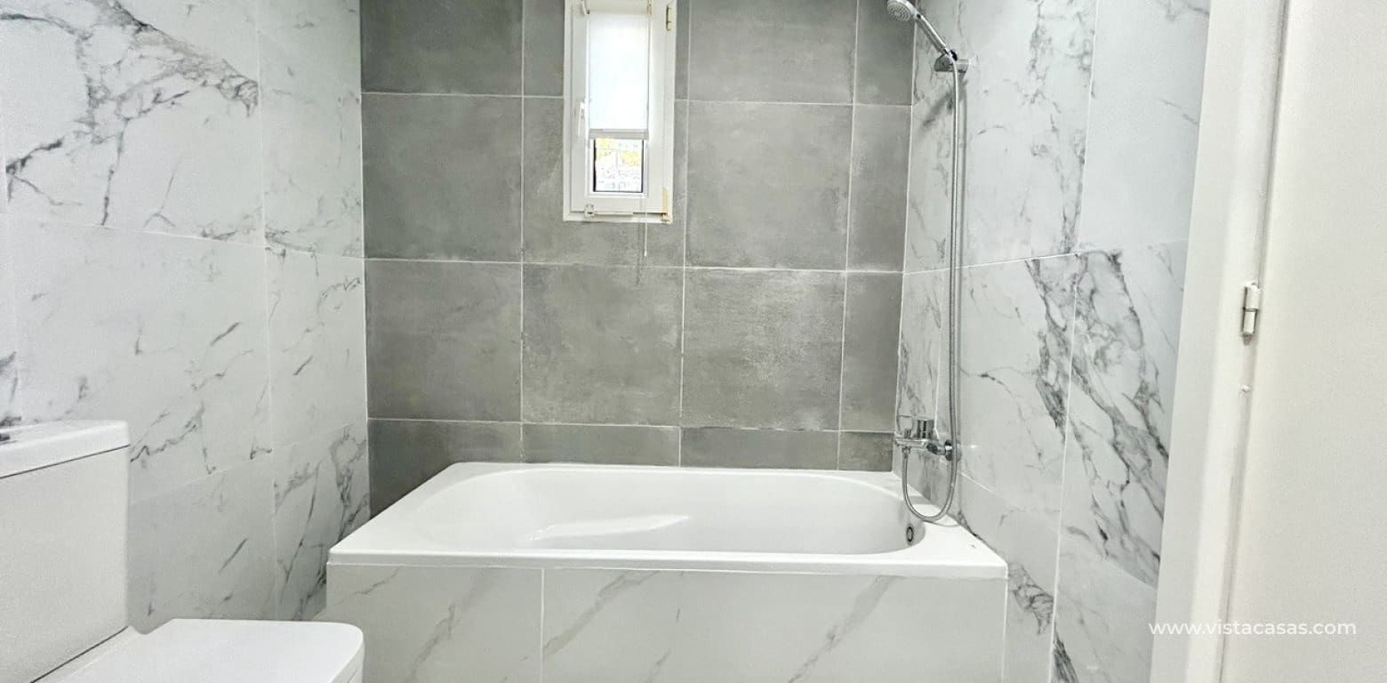 3 soverom Villa til salgs i Villamartin med svømmebasseng garasje - € 524 995 (Ref: 10006127)