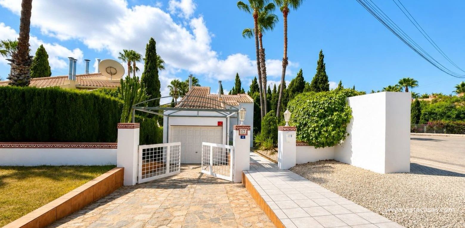 3 soverom Villa til salgs i Villamartin med svømmebasseng garasje - € 524 995 (Ref: 10006127)