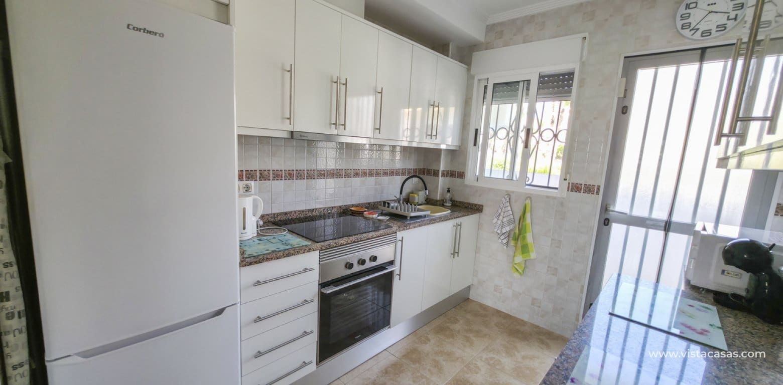 2 soveværelse Lejlighed til salg i Villamartin med swimmingpool - € 149.950 (Ref: 10009477)