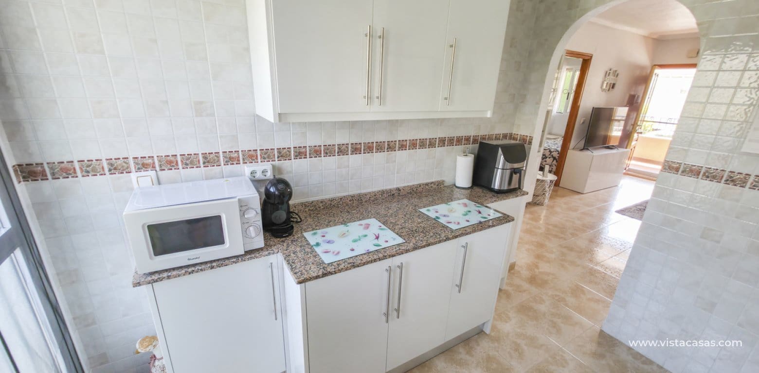 2 soveværelse Lejlighed til salg i Villamartin med swimmingpool - € 149.950 (Ref: 10009477)