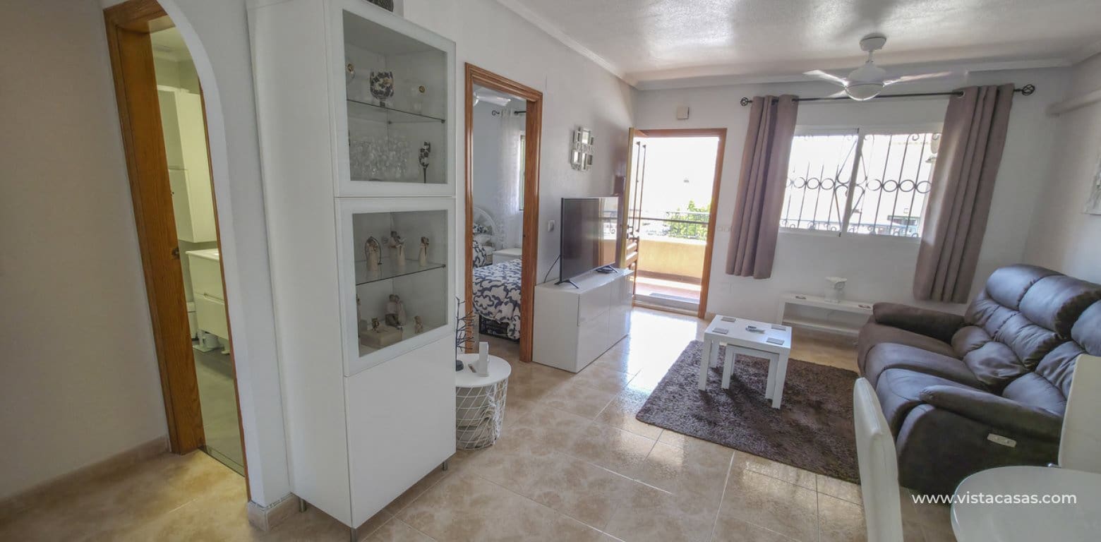 2 soveværelse Lejlighed til salg i Villamartin med swimmingpool - € 149.950 (Ref: 10009477)