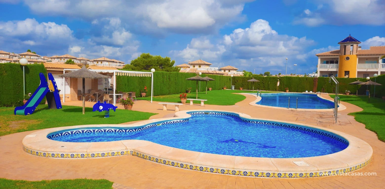2 soveværelse Lejlighed til salg i Villamartin med swimmingpool - € 149.950 (Ref: 10009477)