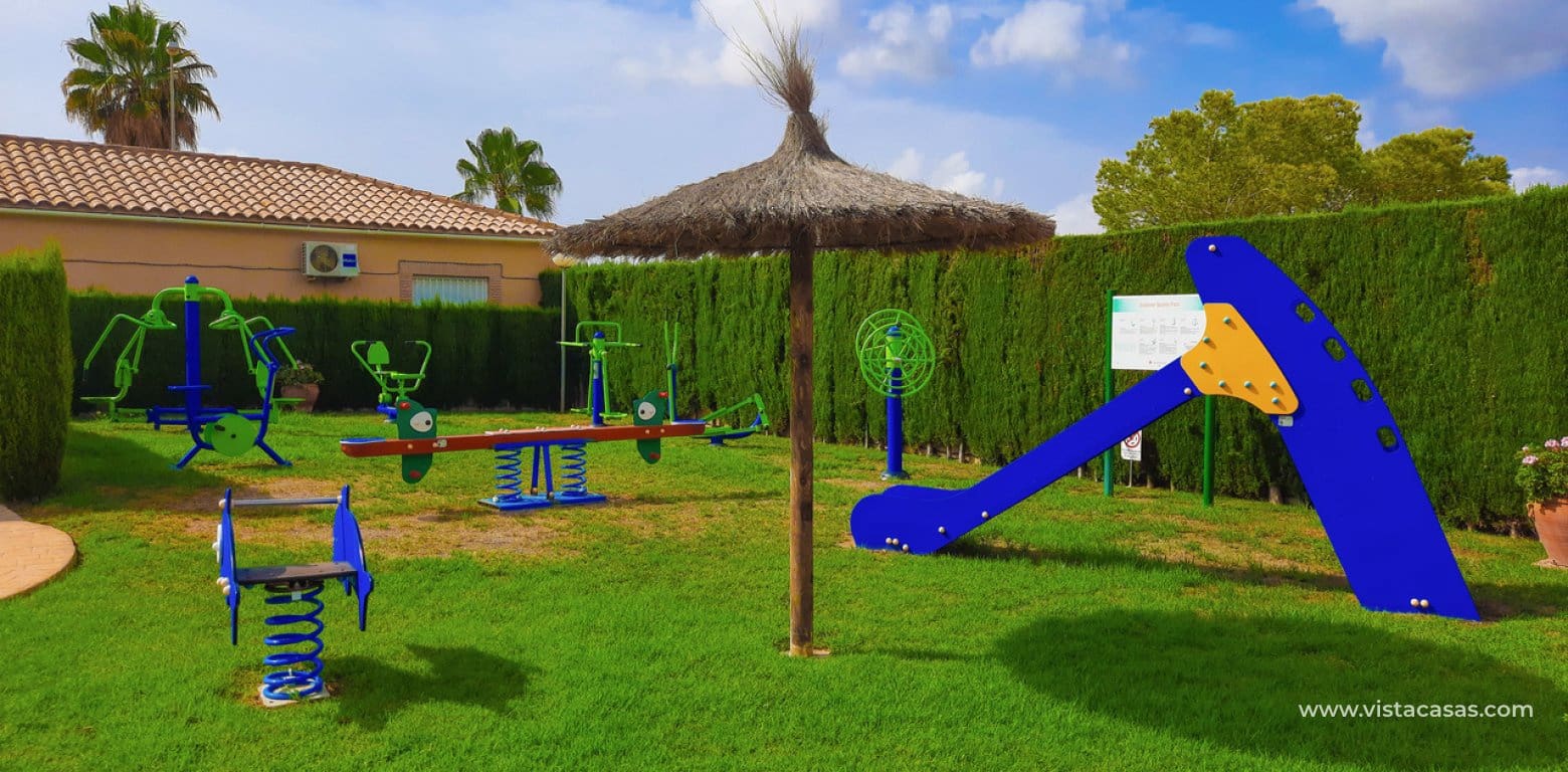 2 soveværelse Lejlighed til salg i Villamartin med swimmingpool - € 149.950 (Ref: 10009477)