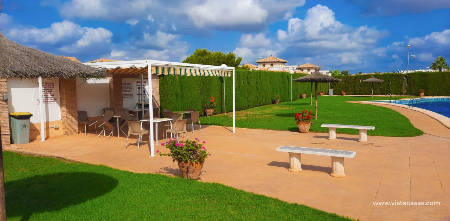 2 soveværelse Lejlighed til salg i Villamartin med swimmingpool - € 149.950 (Ref: 10009477)