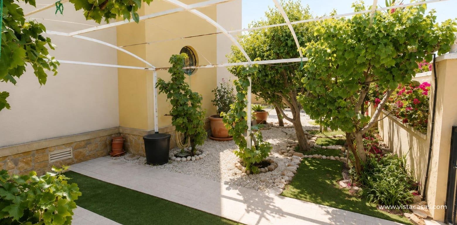 2 soveværelse Lejlighed til salg i Cabo Roig med swimmingpool garage - € 225.000 (Ref: 10014113)