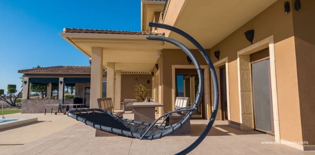 6 Zimmer Villa zu verkaufen in San Miguel de Salinas mit Pool - 2.250.000 € (Ref: 10021206)