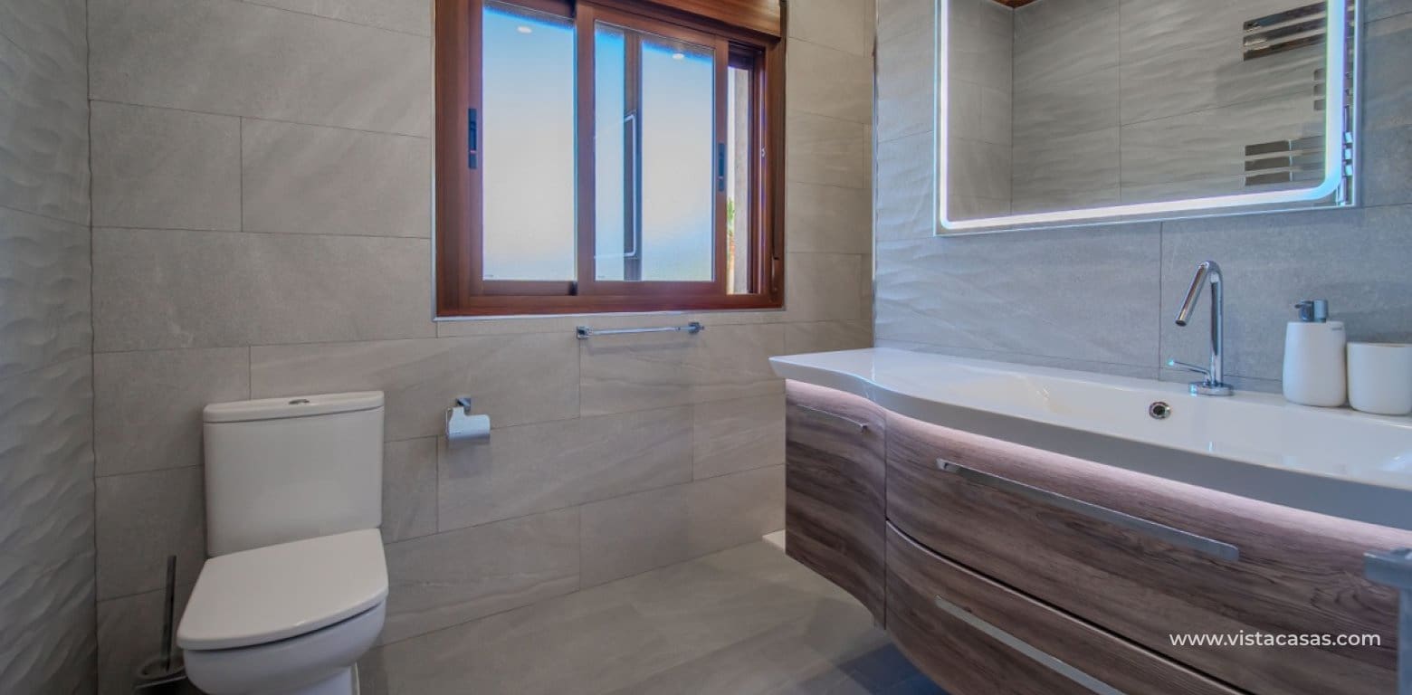 6 Zimmer Villa zu verkaufen in San Miguel de Salinas mit Pool - 2.250.000 € (Ref: 10021206)