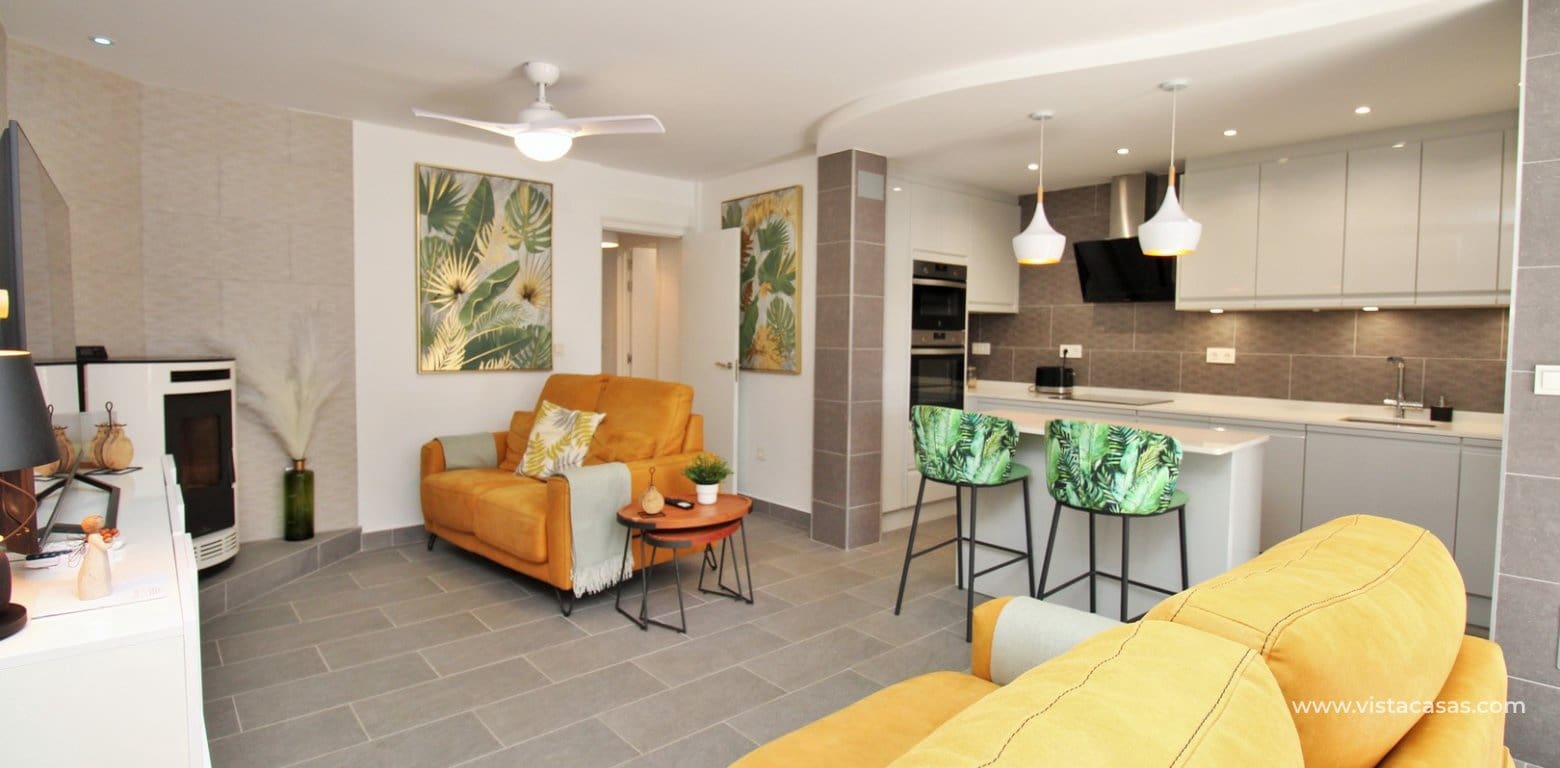 3 slaapkamer Bungalow te koop in Villamartin met zwembad - € 275.000 (Ref: 10045478)