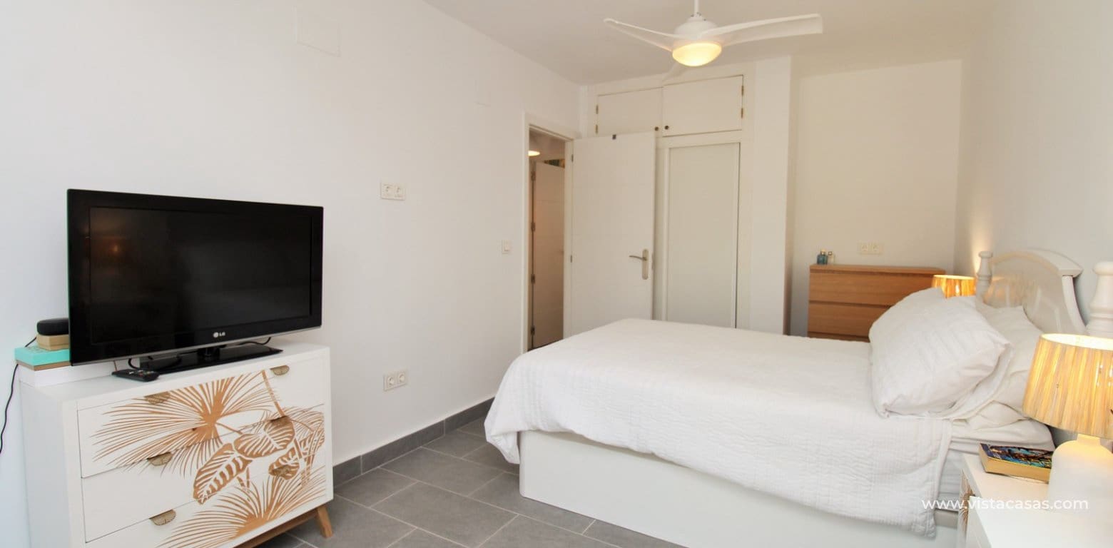 3 slaapkamer Bungalow te koop in Villamartin met zwembad - € 275.000 (Ref: 10045478)