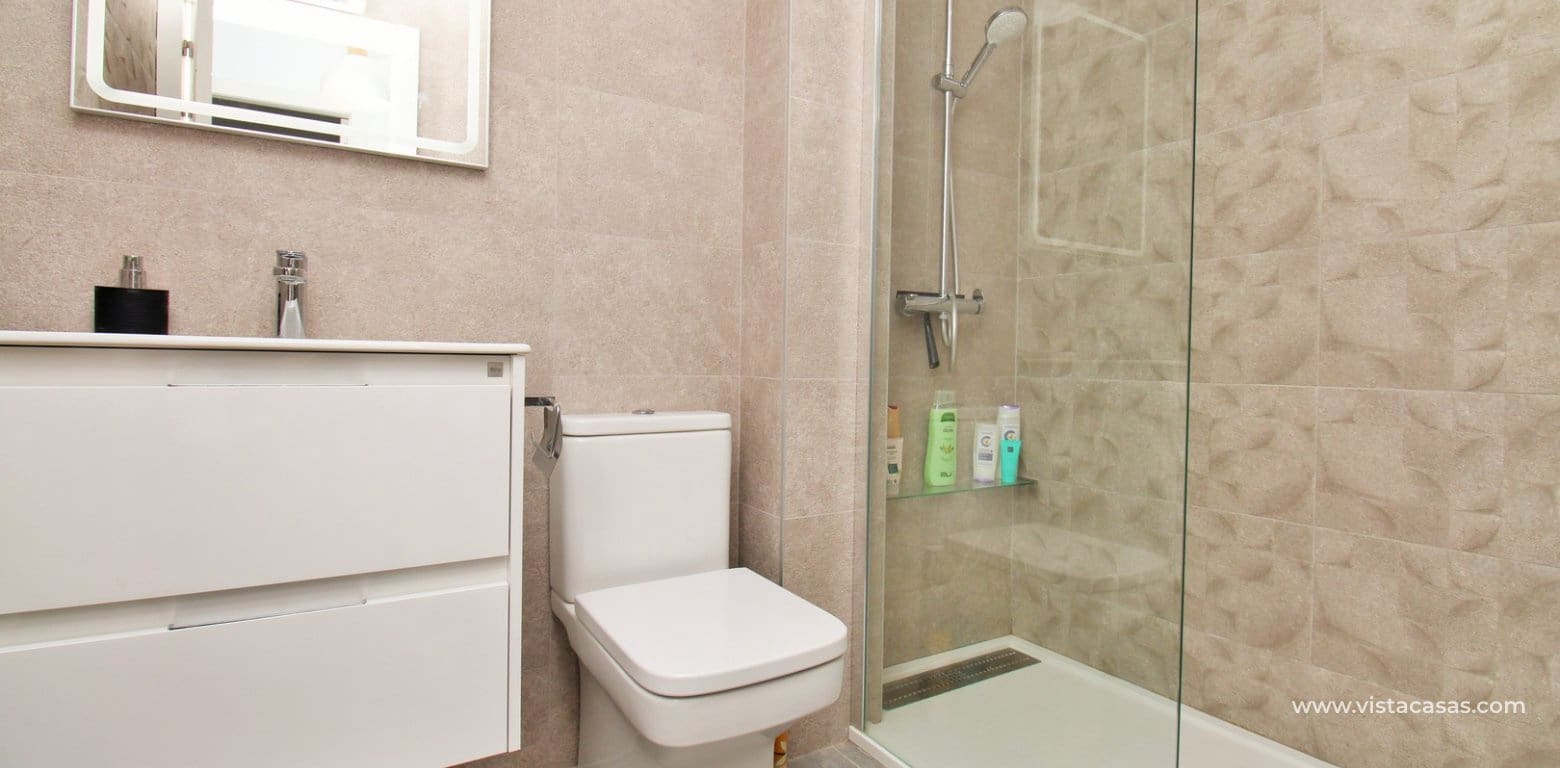 3 slaapkamer Bungalow te koop in Villamartin met zwembad - € 275.000 (Ref: 10045478)