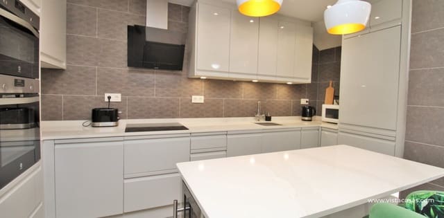 3 camera da letto Bungalow in vendita in Villamartin, Orihuela con piscina - 275.000 € (Rif: 10045478)