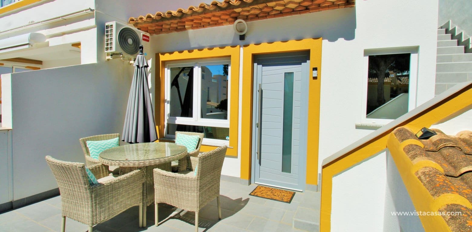 3 slaapkamer Bungalow te koop in Villamartin met zwembad - € 275.000 (Ref: 10045478)