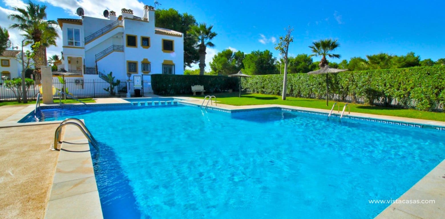 3 slaapkamer Bungalow te koop in Villamartin met zwembad - € 275.000 (Ref: 10045478)