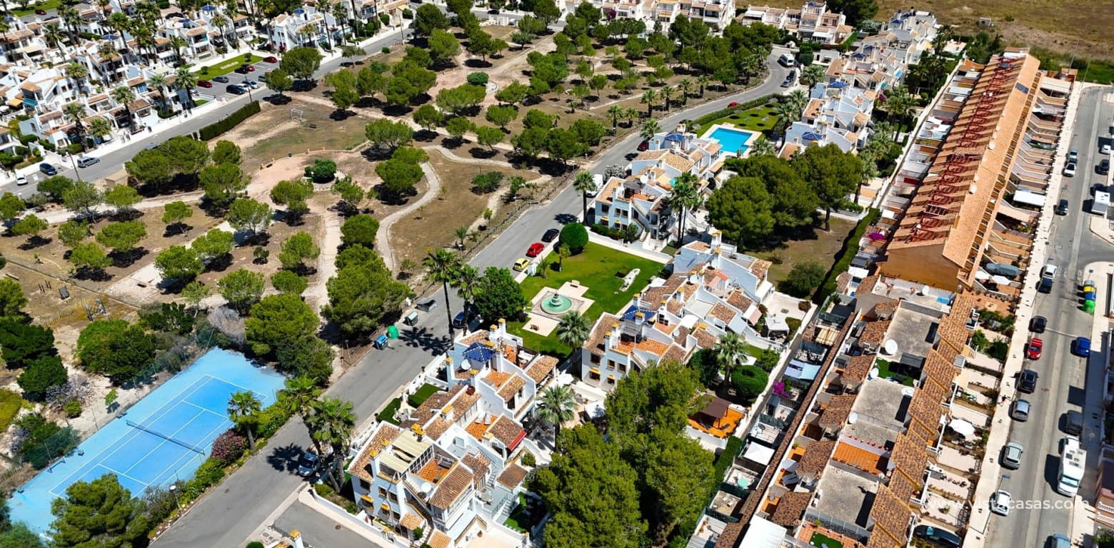 3 slaapkamer Bungalow te koop in Villamartin met zwembad - € 275.000 (Ref: 10045478)