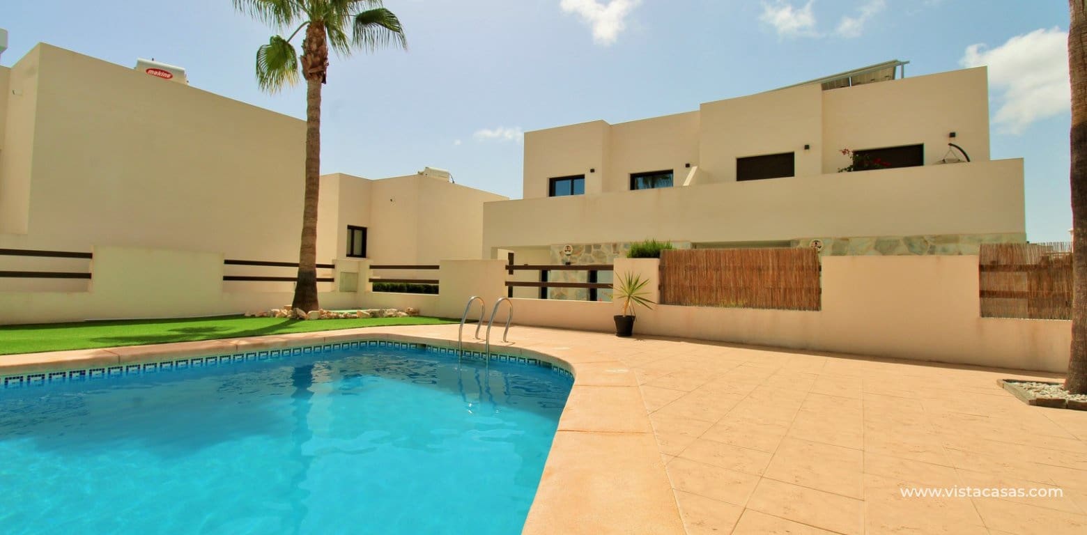 3 bedroom Townhouse for sale in Villamartin with pool - € 354,900 (Ref: 10046659)
