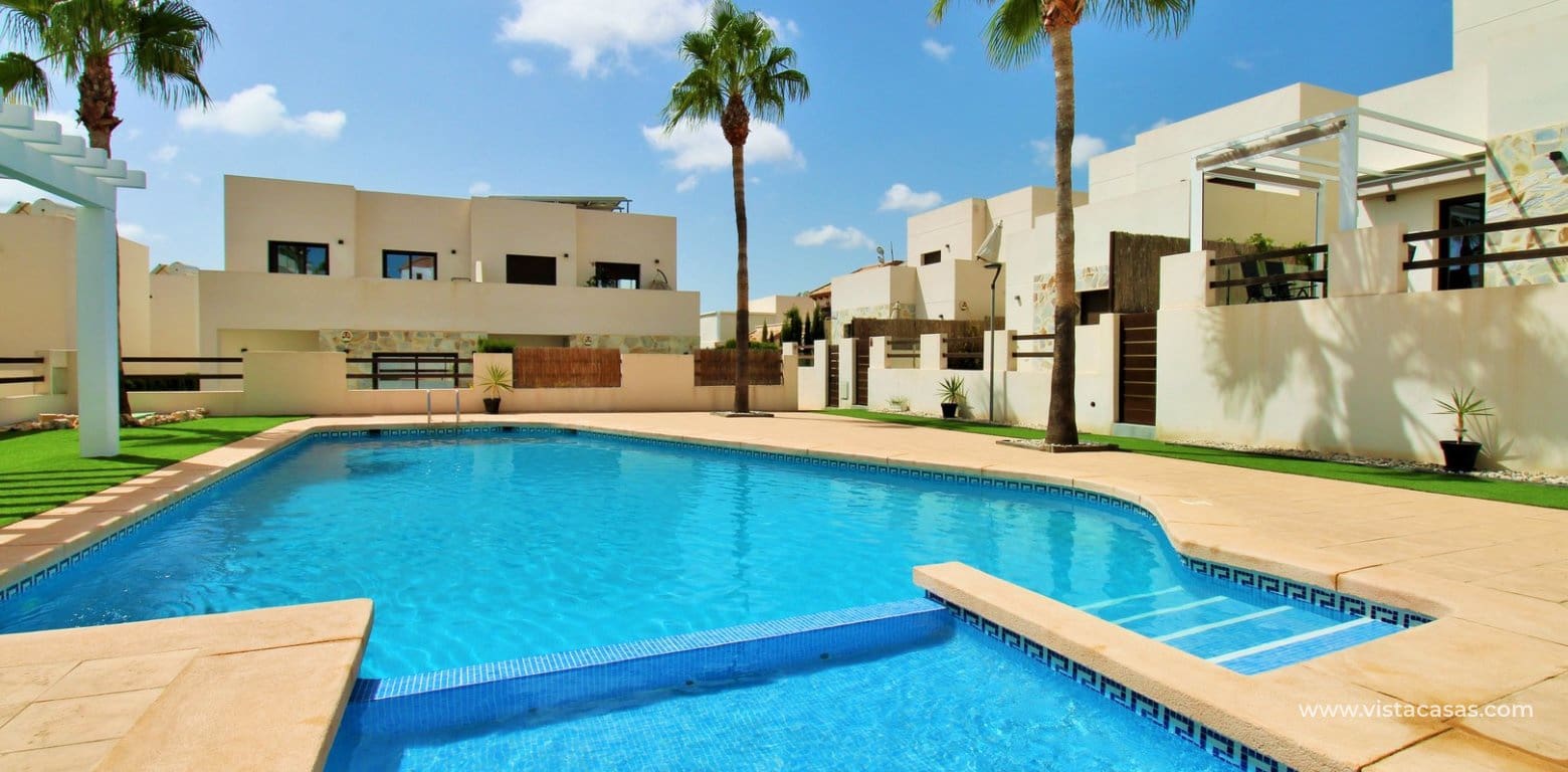 3 bedroom Townhouse for sale in Villamartin with pool - € 354,900 (Ref: 10046659)