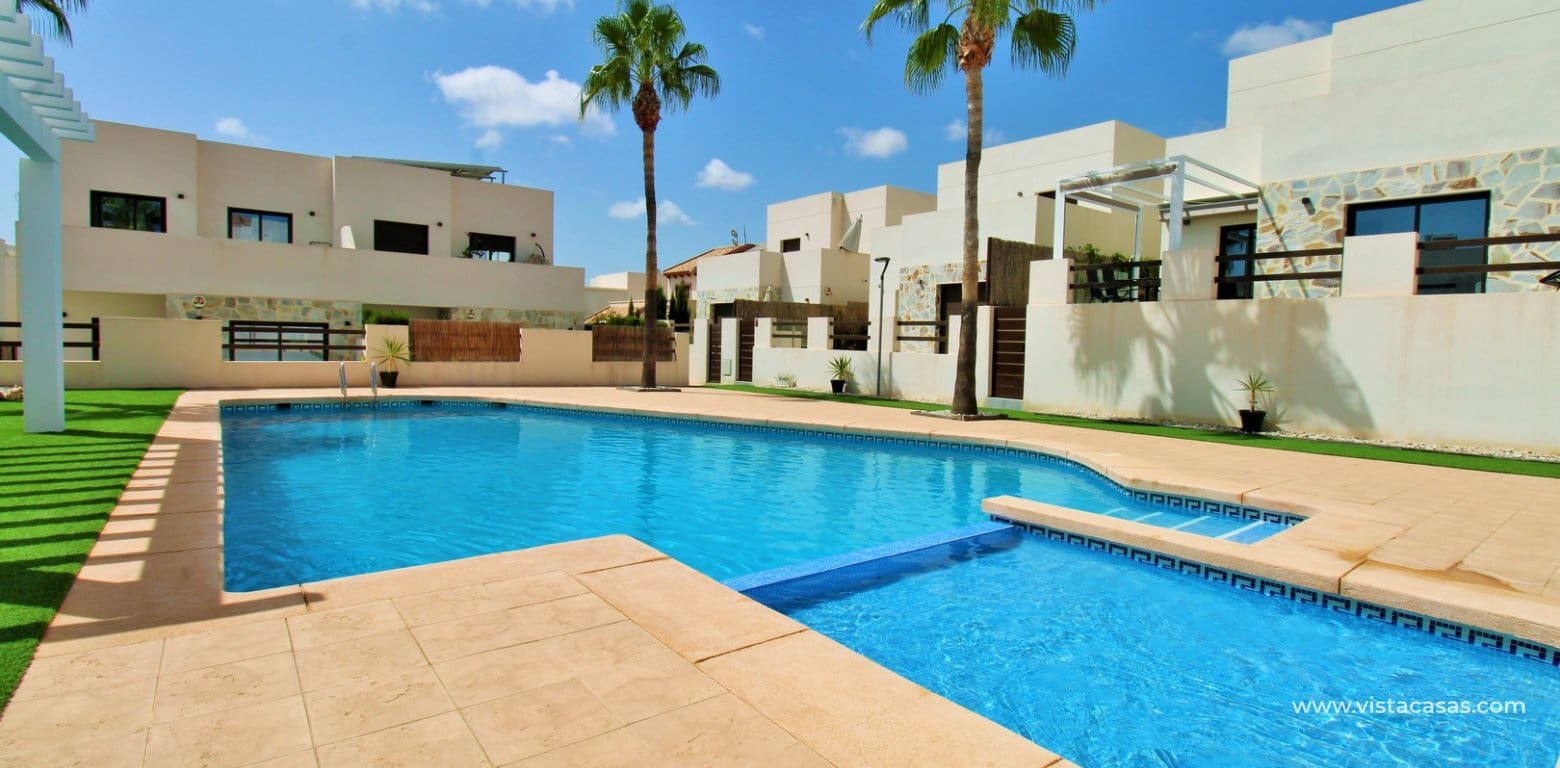 3 bedroom Townhouse for sale in Villamartin with pool - € 354,900 (Ref: 10046659)