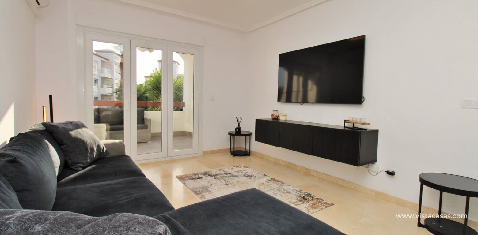 2 soveværelse Lejlighed til salg i Villamartin med swimmingpool - € 189.000 (Ref: 10048516)
