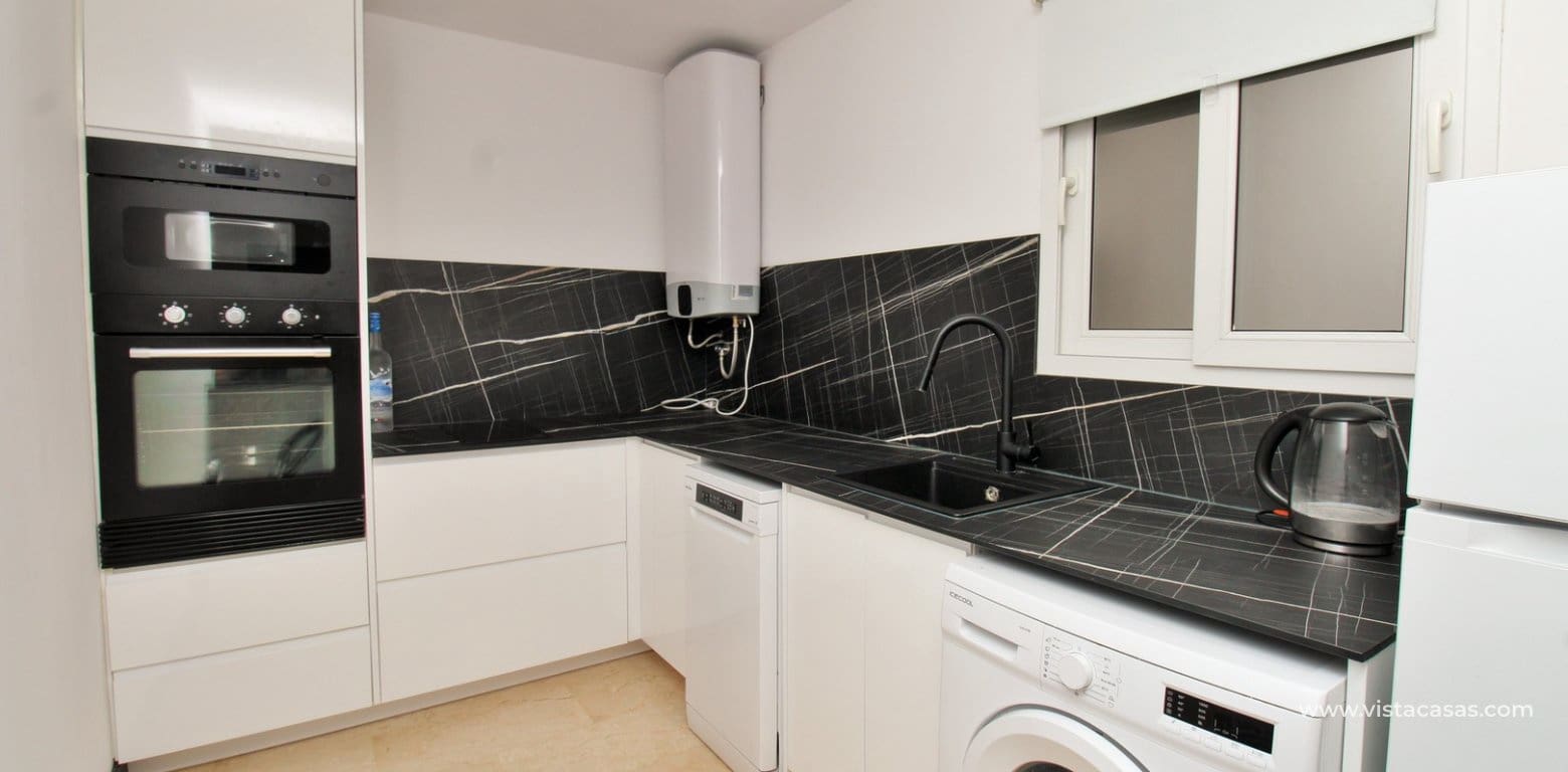 2 soveværelse Lejlighed til salg i Villamartin med swimmingpool - € 189.000 (Ref: 10048516)