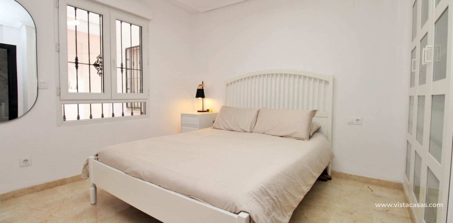 2 soveværelse Lejlighed til salg i Villamartin med swimmingpool - € 189.000 (Ref: 10048516)