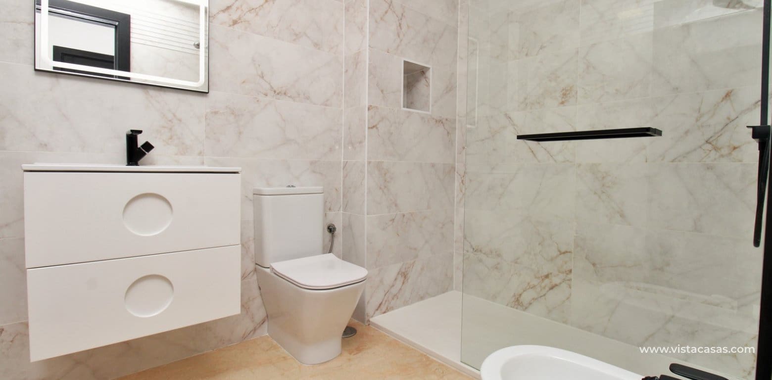 2 soveværelse Lejlighed til salg i Villamartin med swimmingpool - € 189.000 (Ref: 10048516)